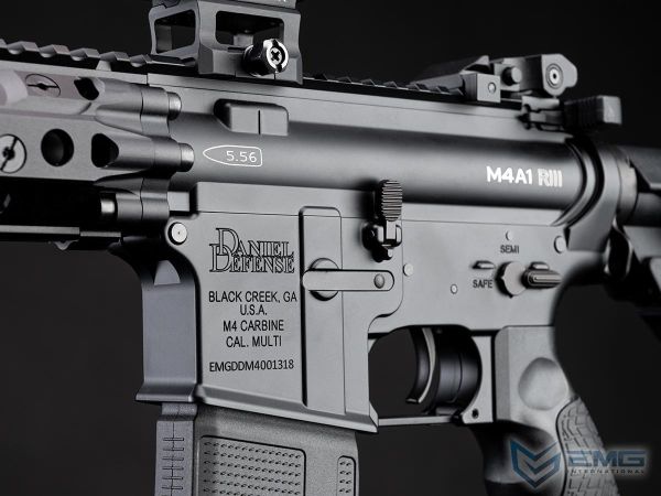 EMG Daniel Defense Lisanslı DDM4A1 RIII SIYAH Airsoft AEG Tüfek, CYMA Platin QBS